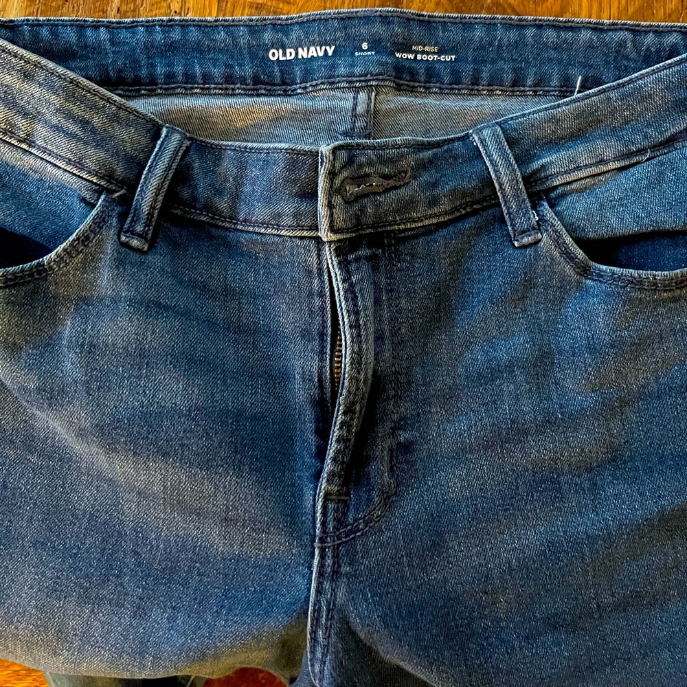 Old navy Boot cut jeans. Worn once. Size 6 SHORT